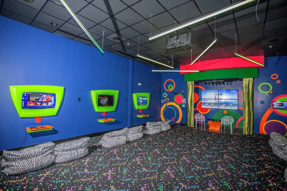 Disney Enclave #808 - Image 30