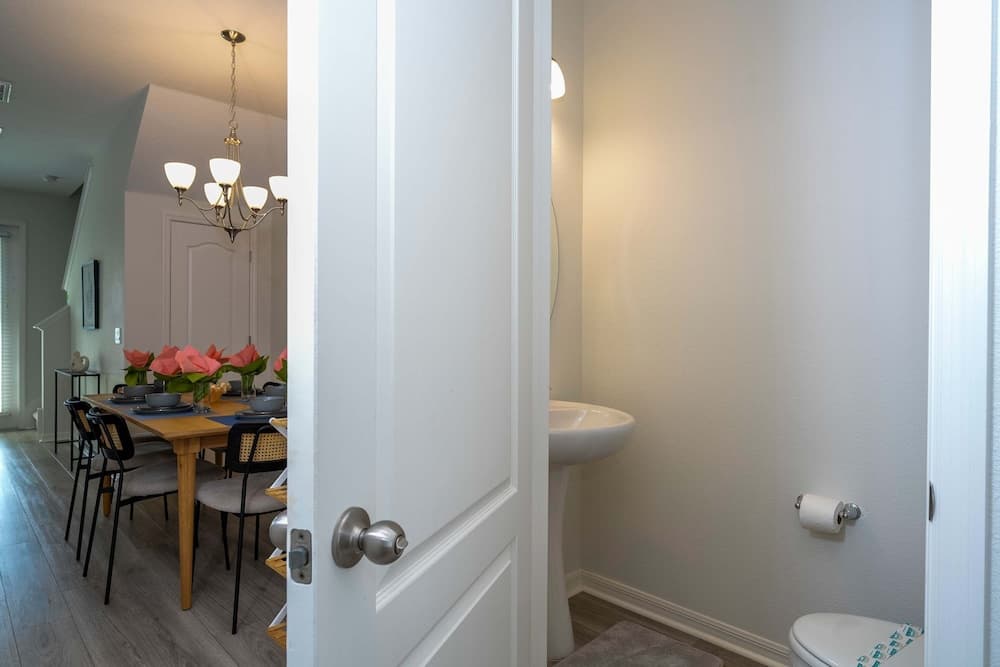 Cozy Festival Retreat - Image 6