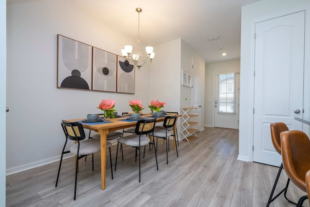 Cozy Festival Retreat - Image 9