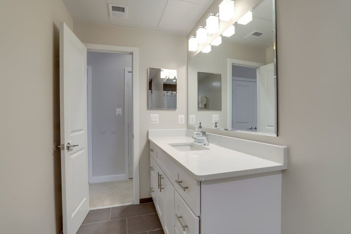 Veitch Residence - Image 28