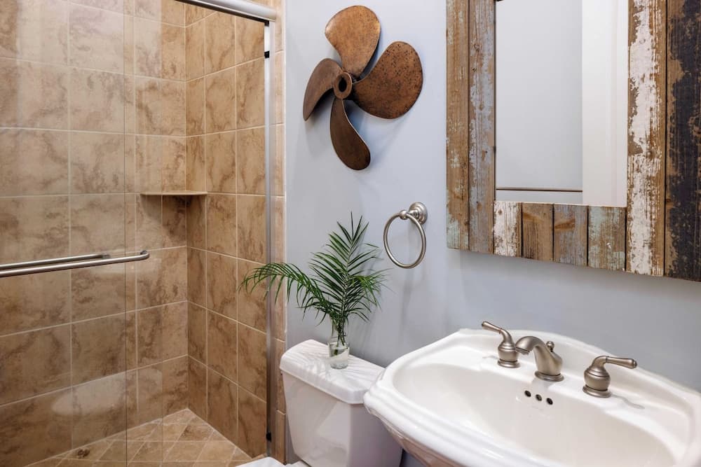 Crabline Getaway - Image 32