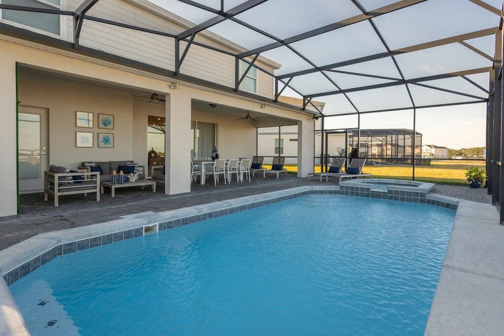 New Wave at Windsor Island - Image 1