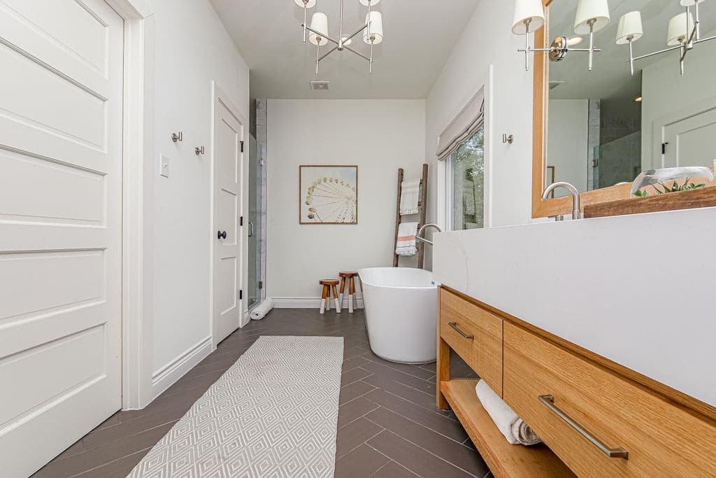 Hill Country Hideaway - Image 26