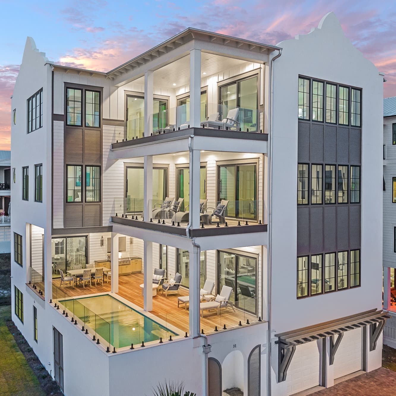 Emerald Le Luxe - Image 49