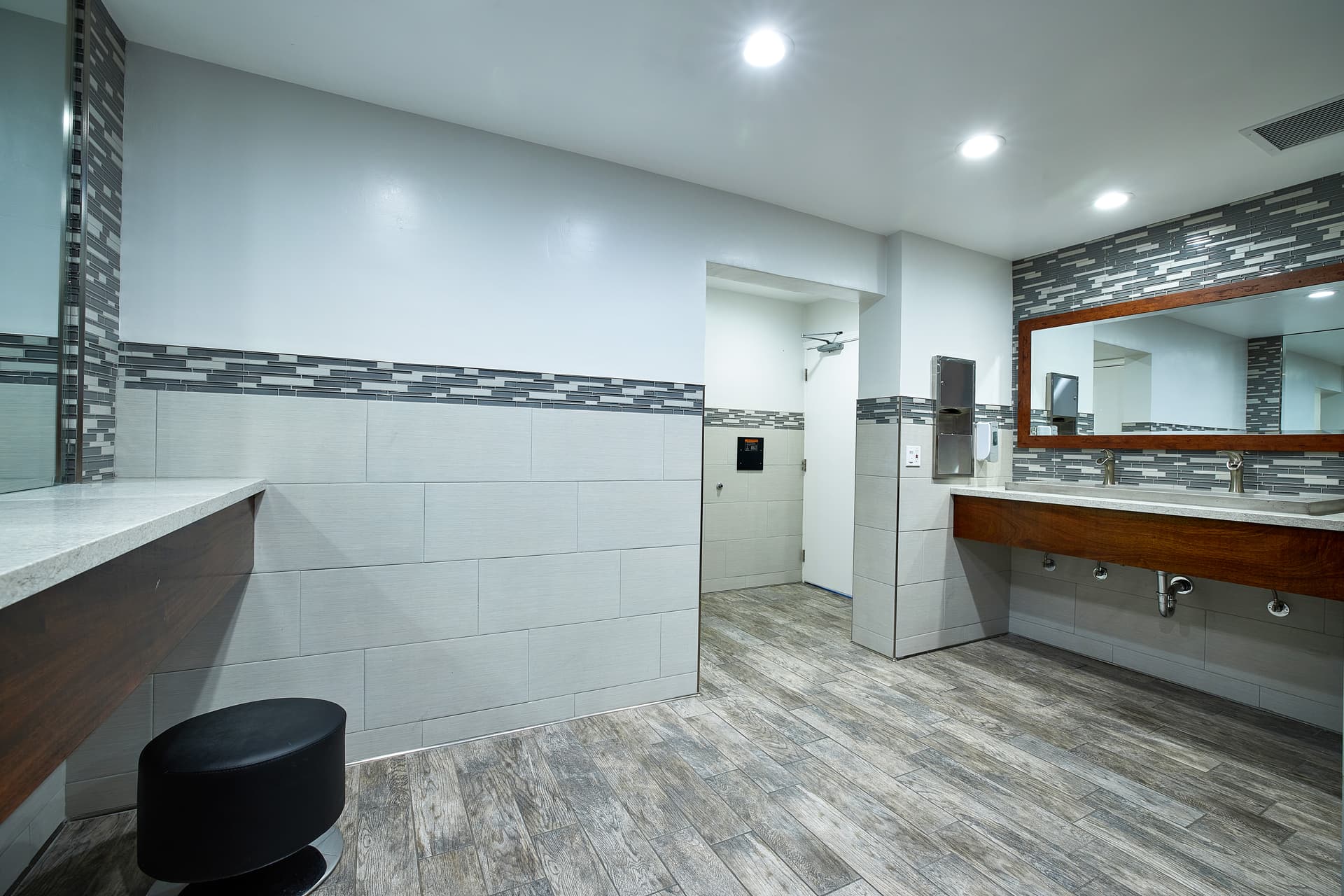 Coastal Retreat #D107 - Image 18