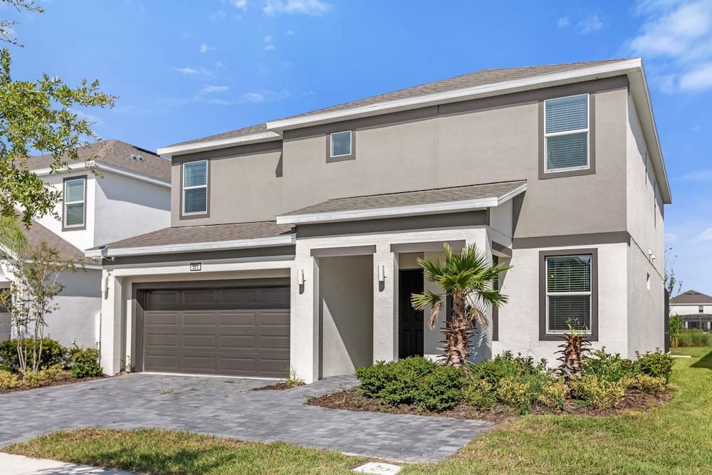 Modern Family Home - Image 40