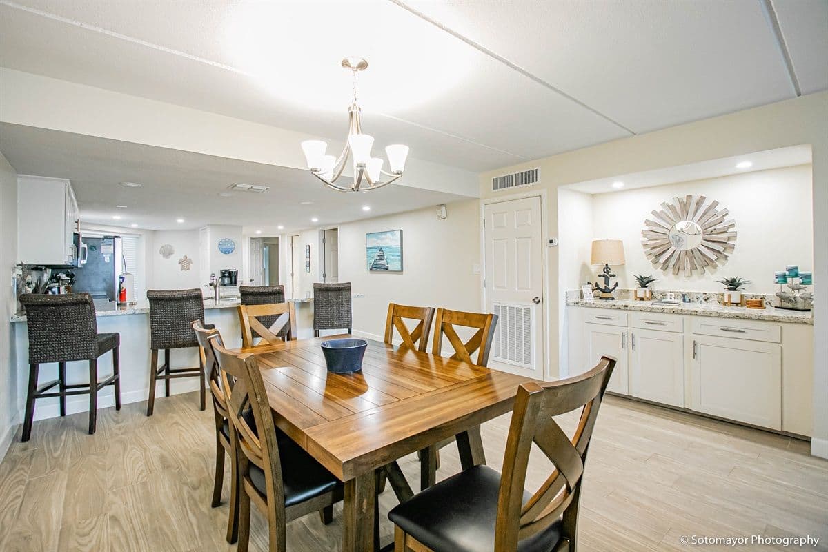 Queen Isabella Residence - Image 2