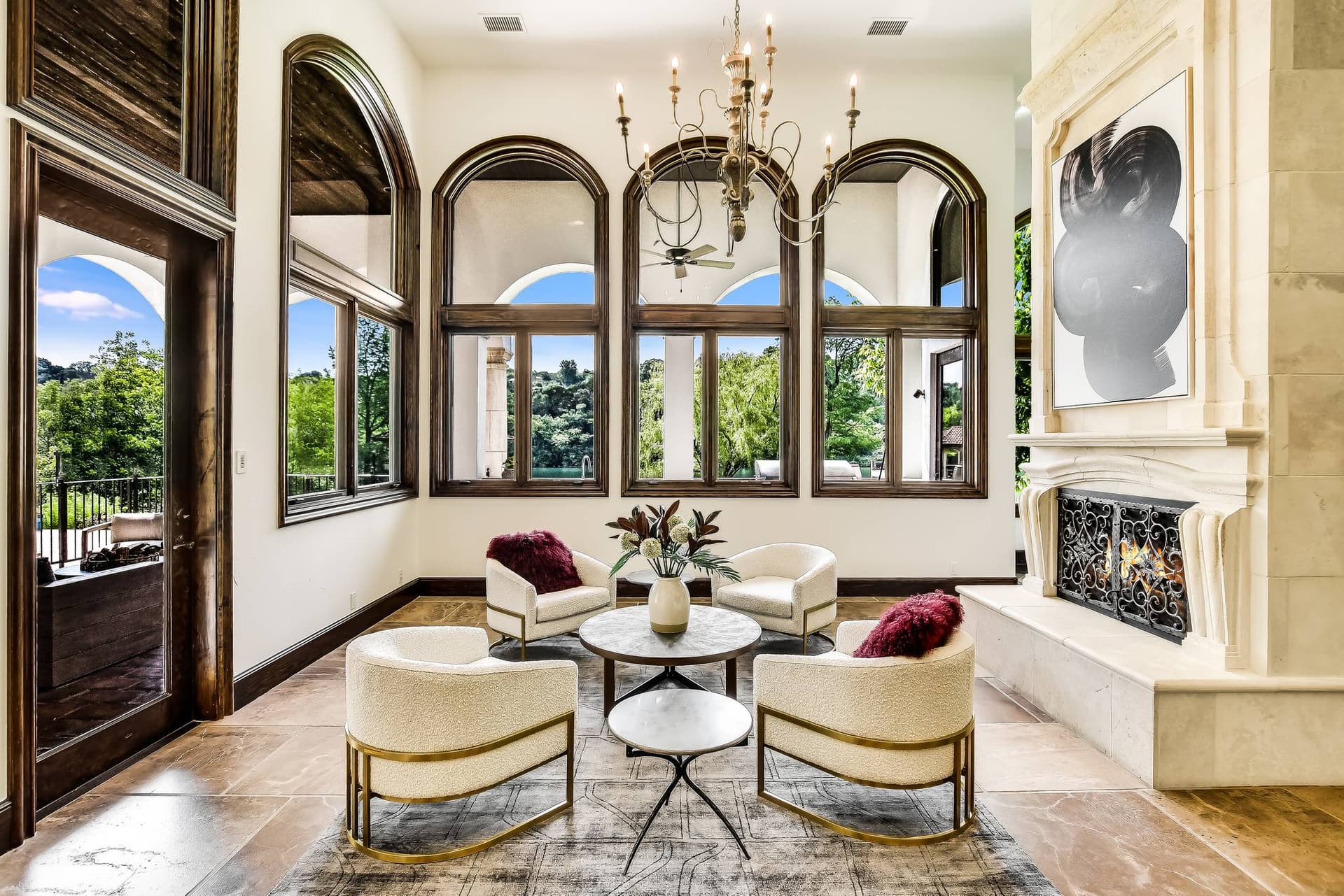 Autograph on Lake Austin - Image 11