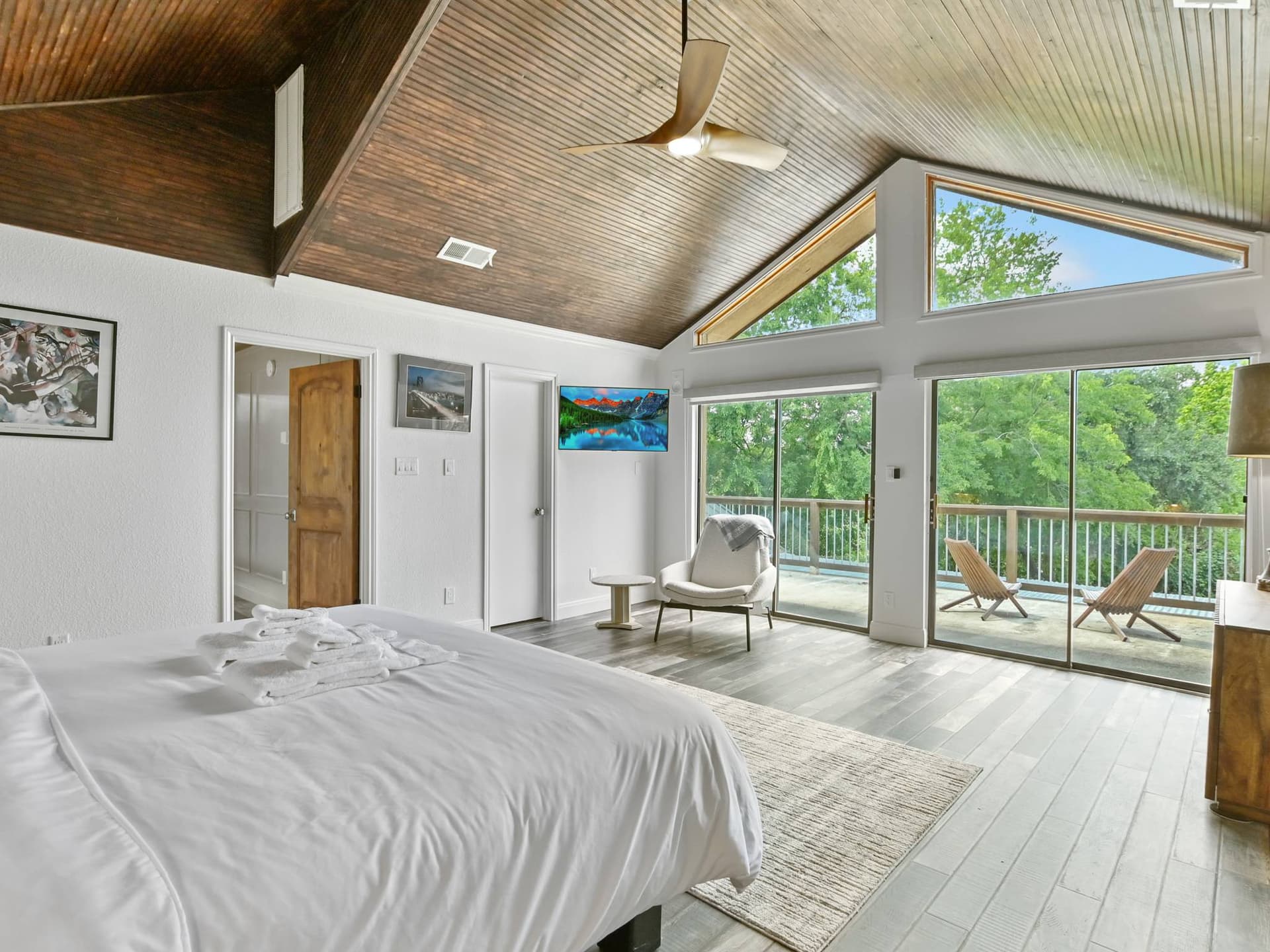 Escape on Lake Travis - Image 40