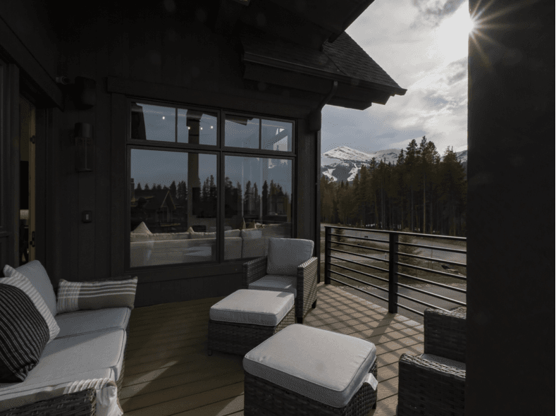 Whale's Tail Watch - Image 32