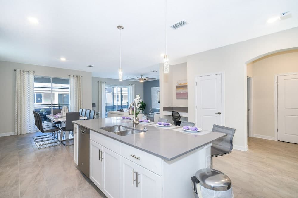 Dashing Family Home - Image 9