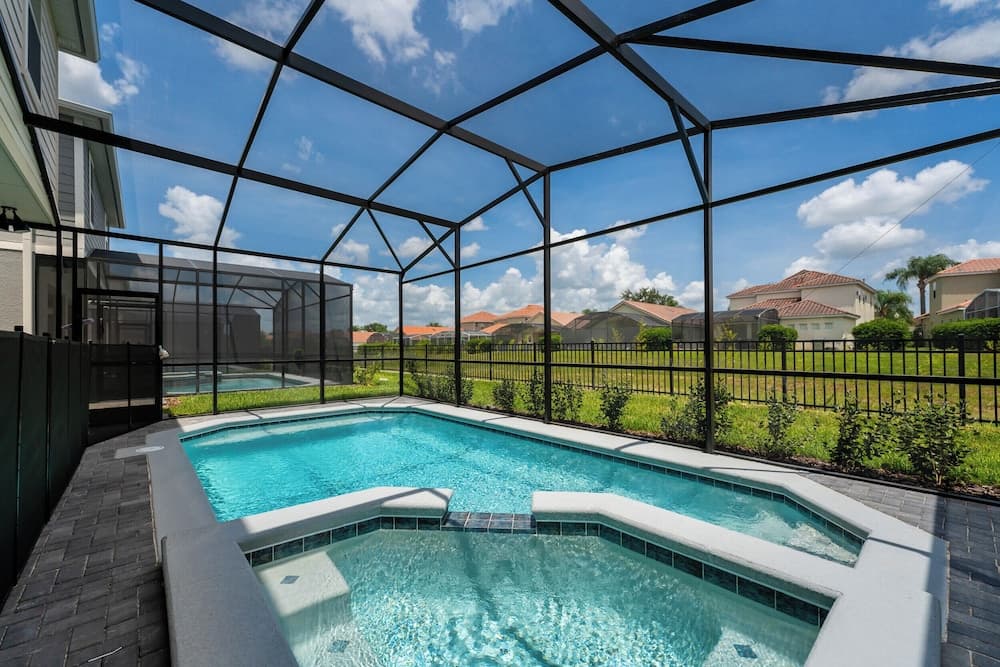 Dazzling Villa - Image 46