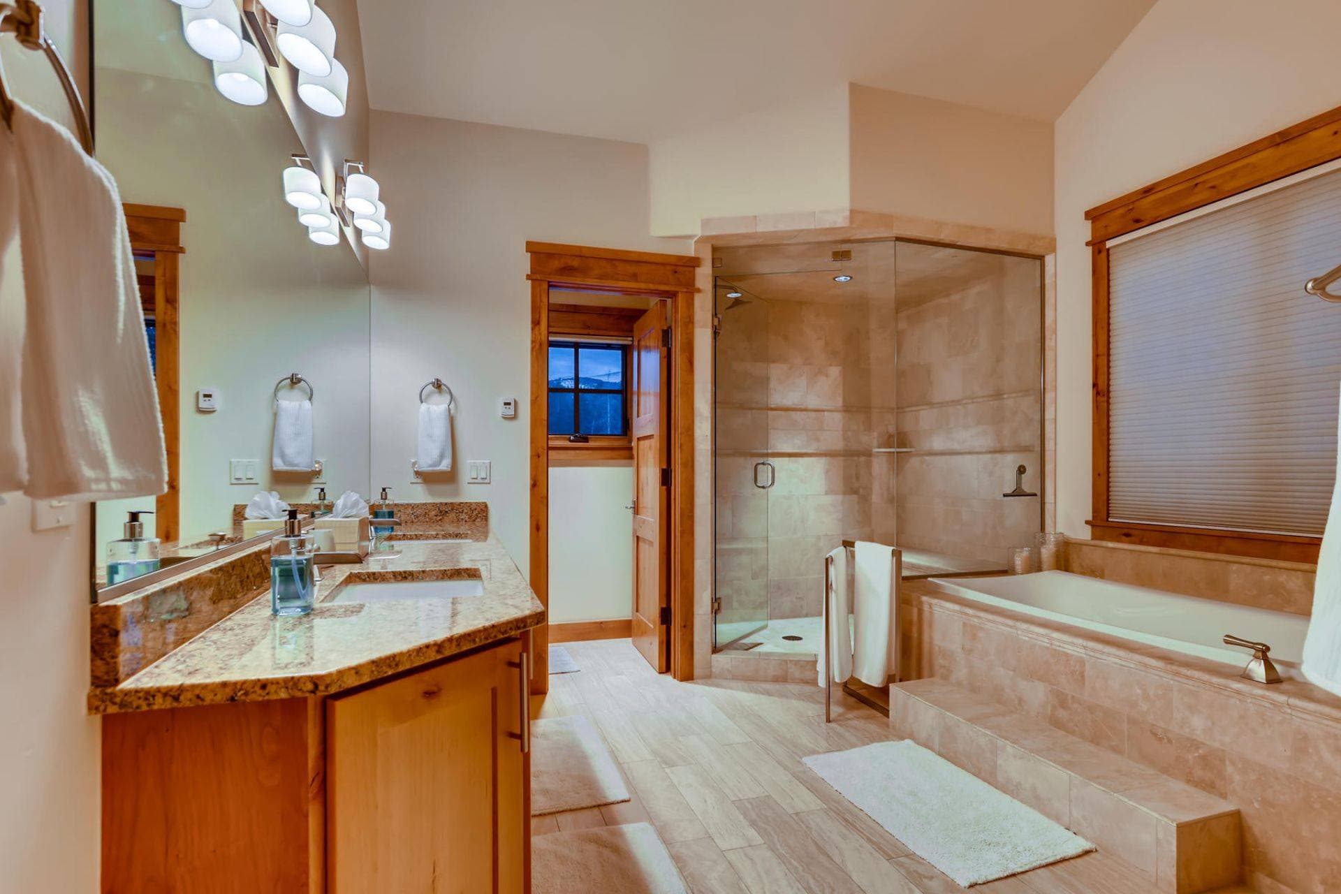 Aspen Grove Chalet - Image 13