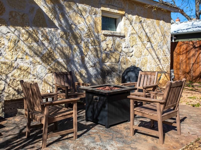 Crepe Myrtle Cottage - Image 3