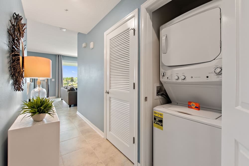 Decadent Penguin - Image 12