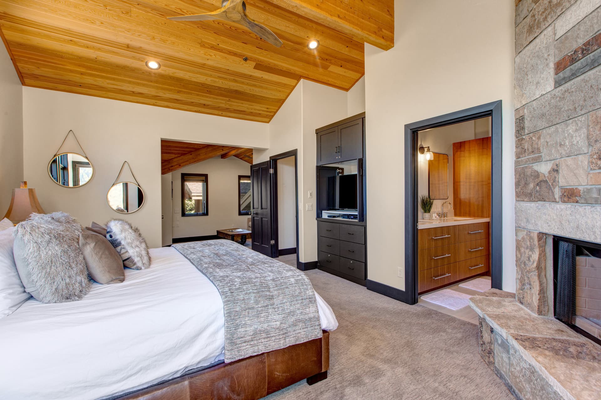 Double Eagle Condo #11 - Image 16