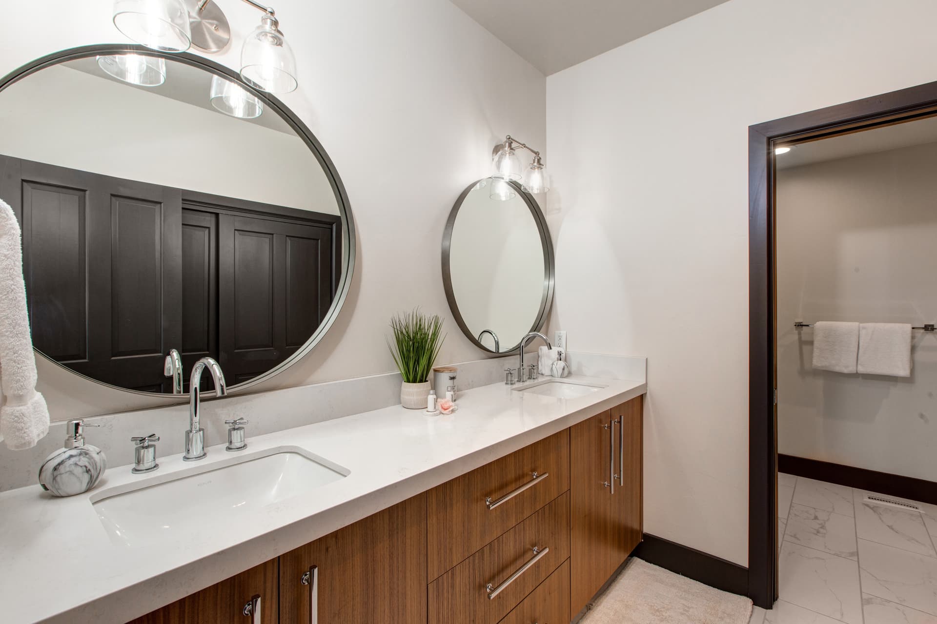 Double Eagle Condo #11 - Image 25