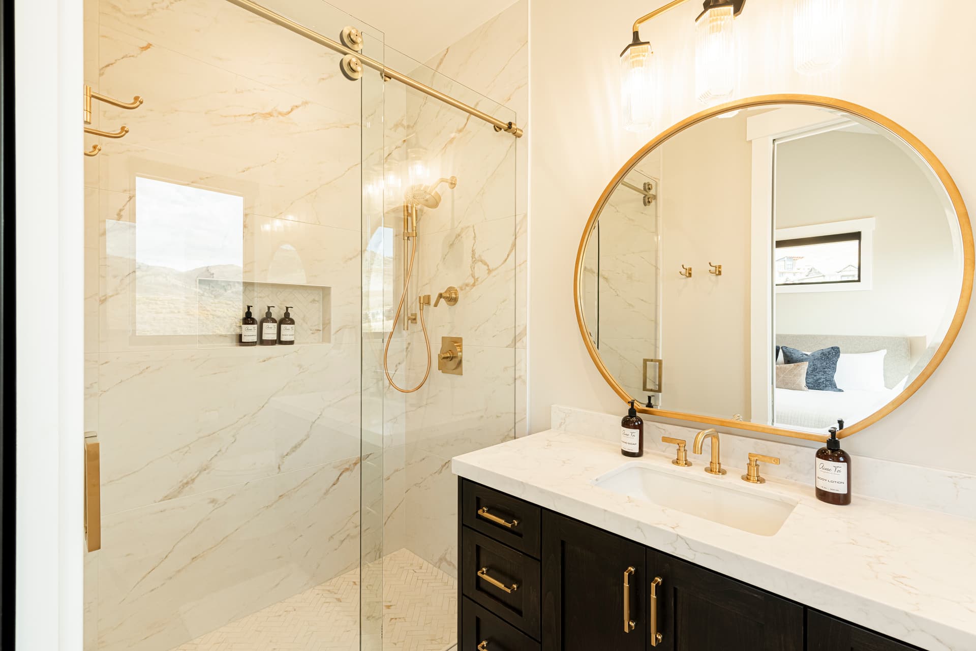 East Elevated Escape - Image 51