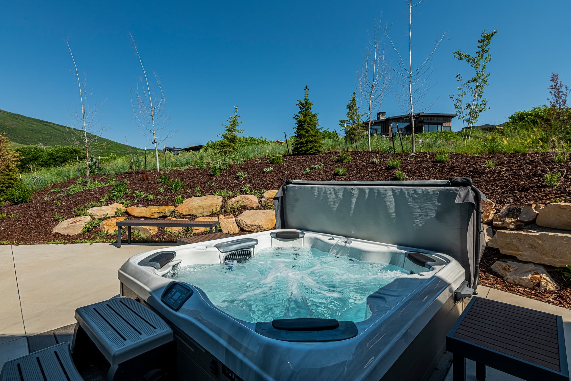 Lake & Ski Retreat - Image 2