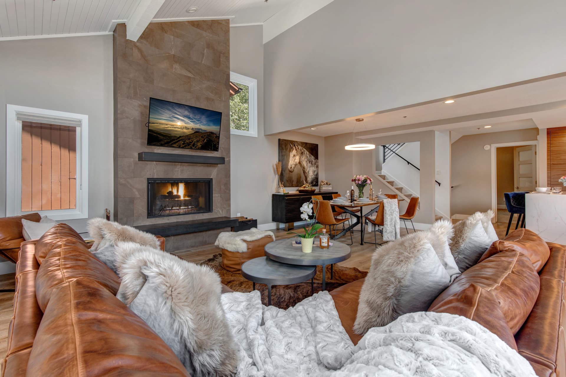 Mountain Ridge Retreat - Image 3