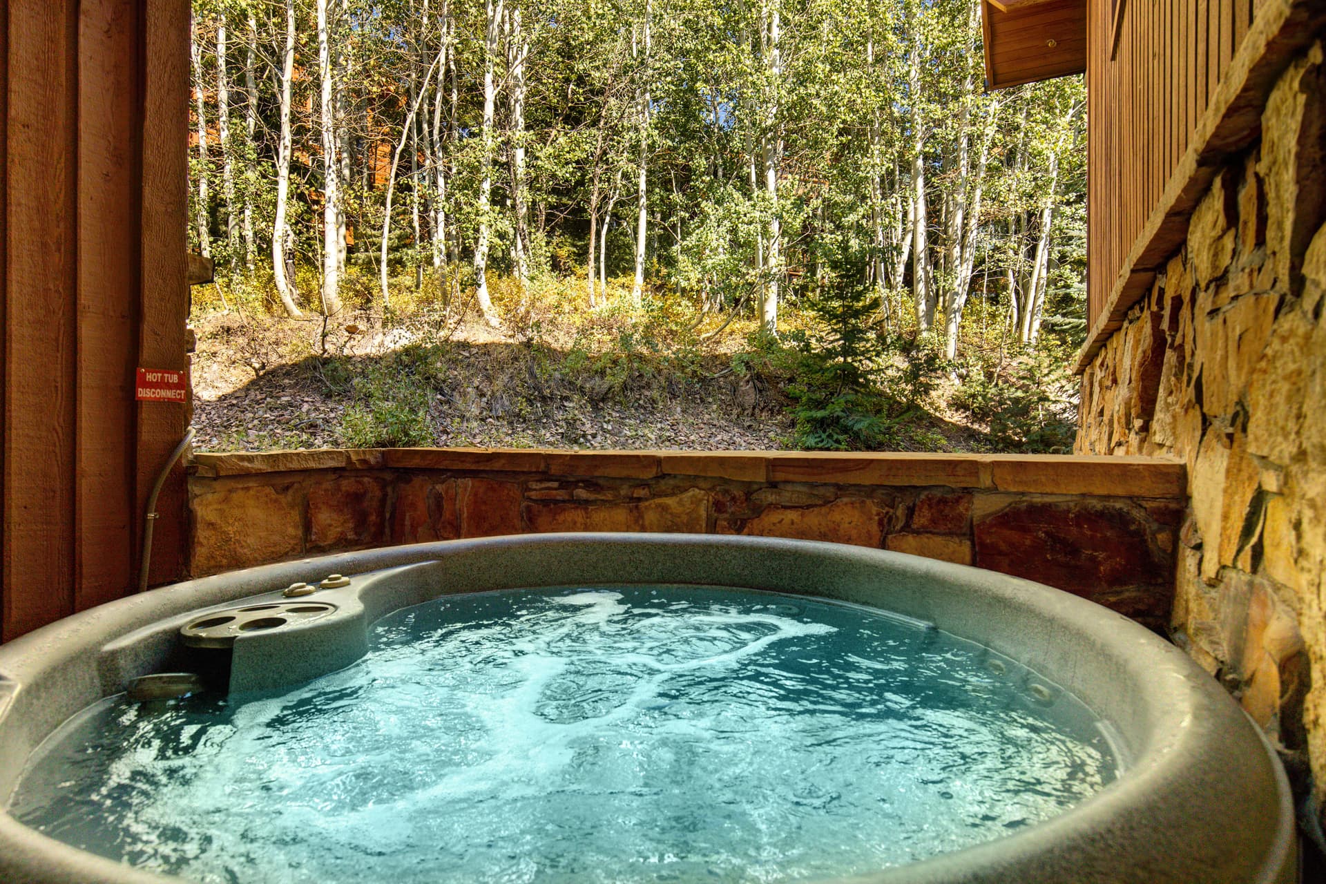 Mountain Ridge Retreat - Image 2