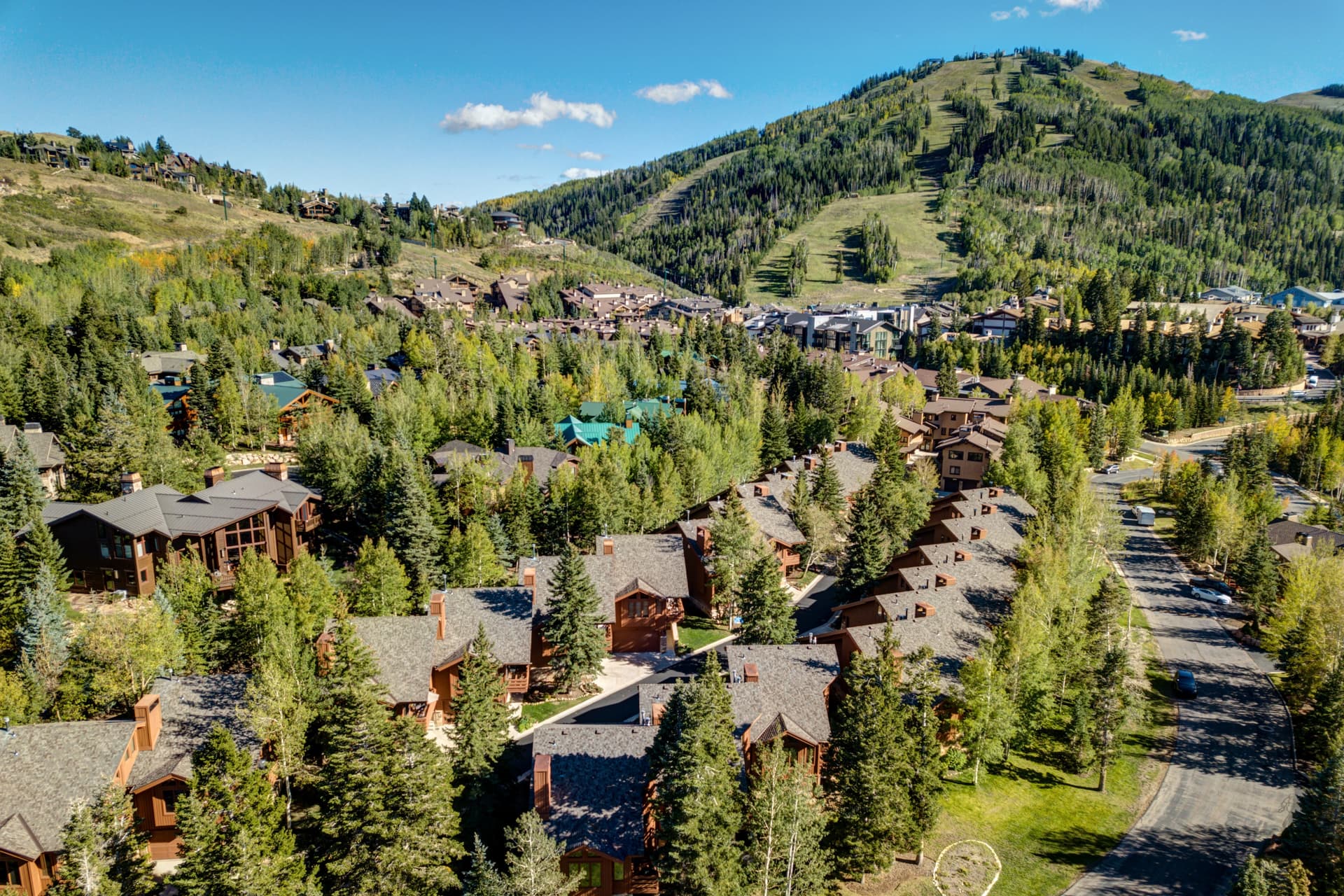 Mountain Ridge Retreat - Image 3