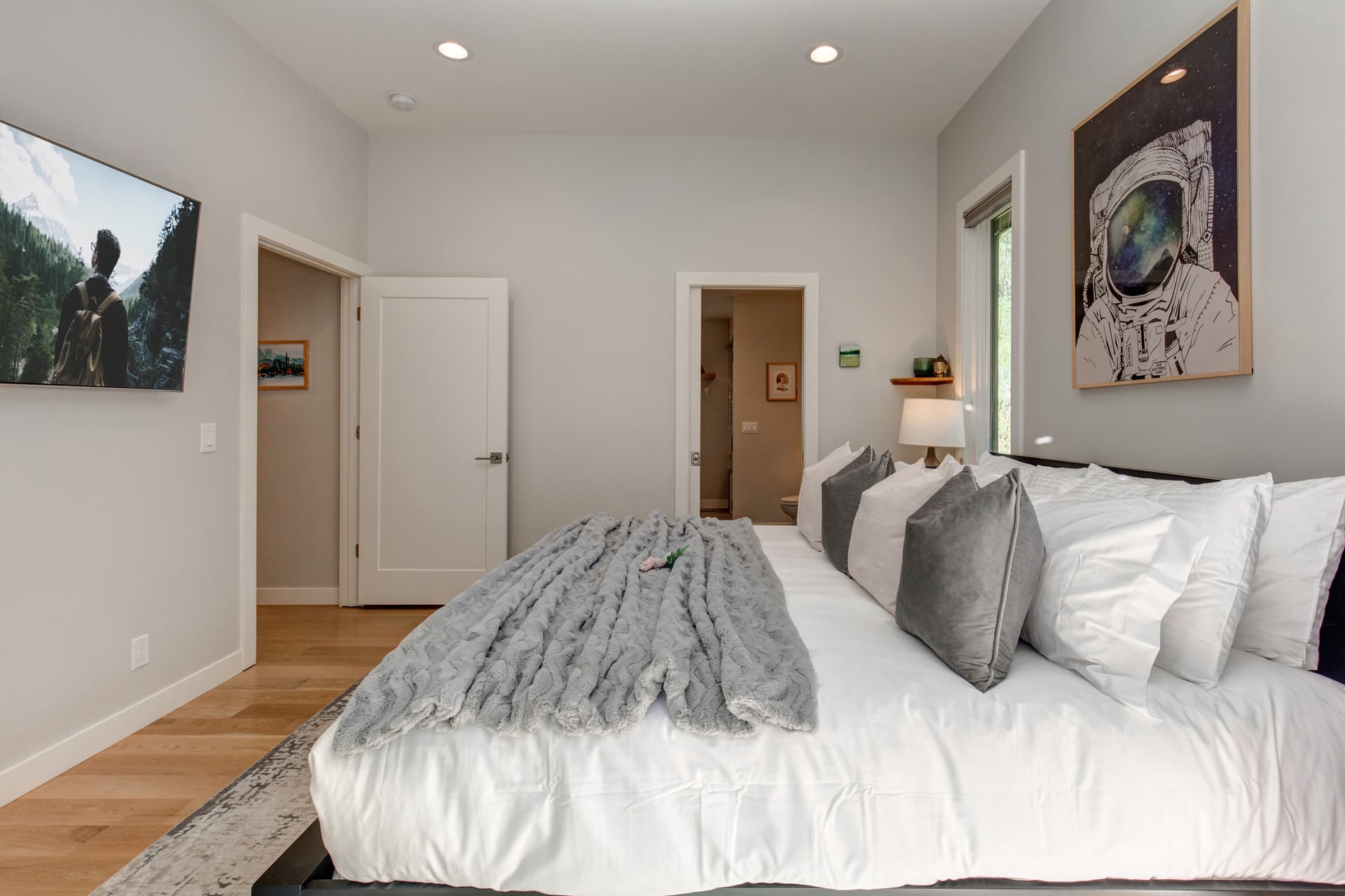 Queen Esther - Image 16