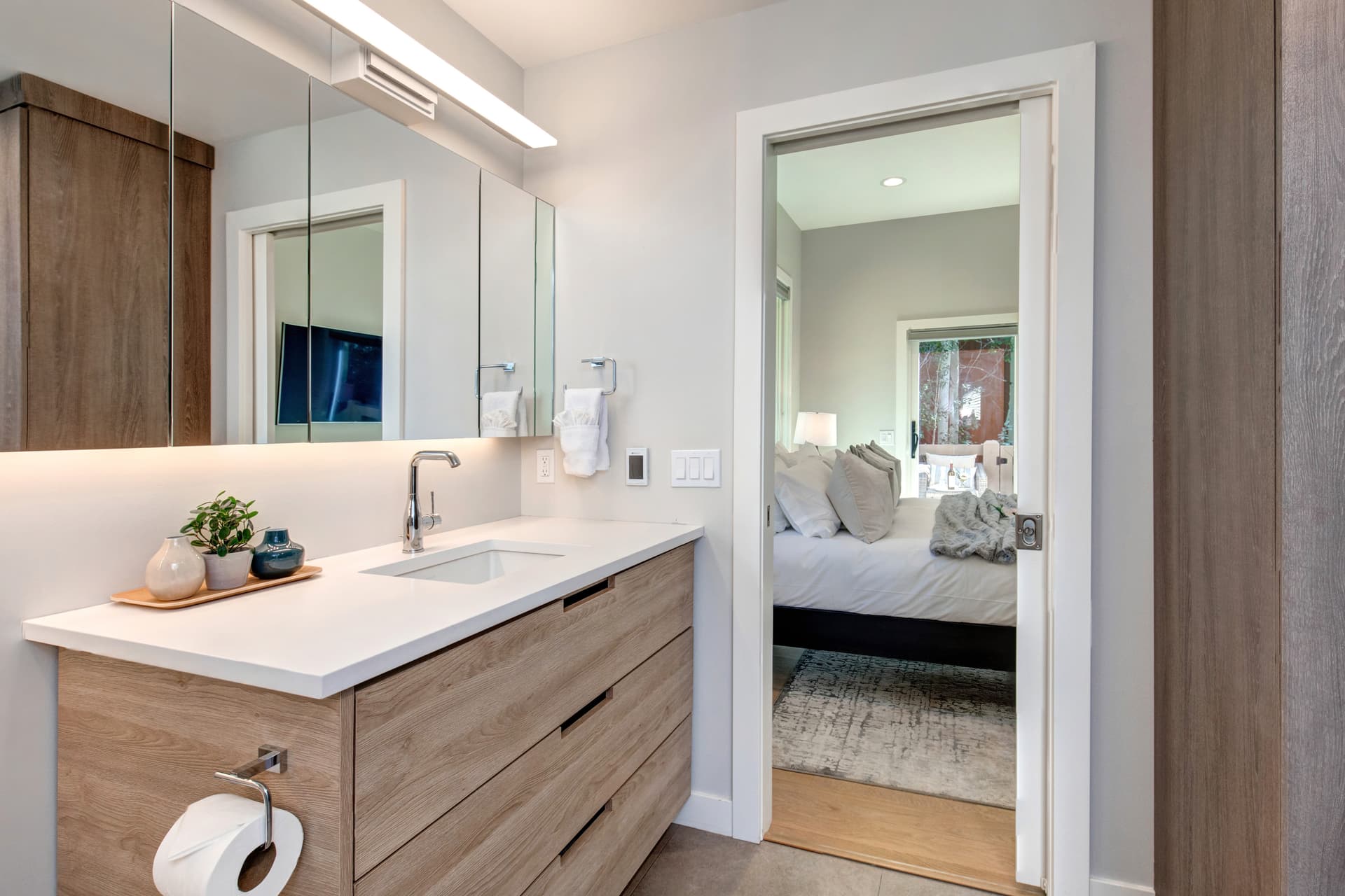 Queen Esther - Image 22