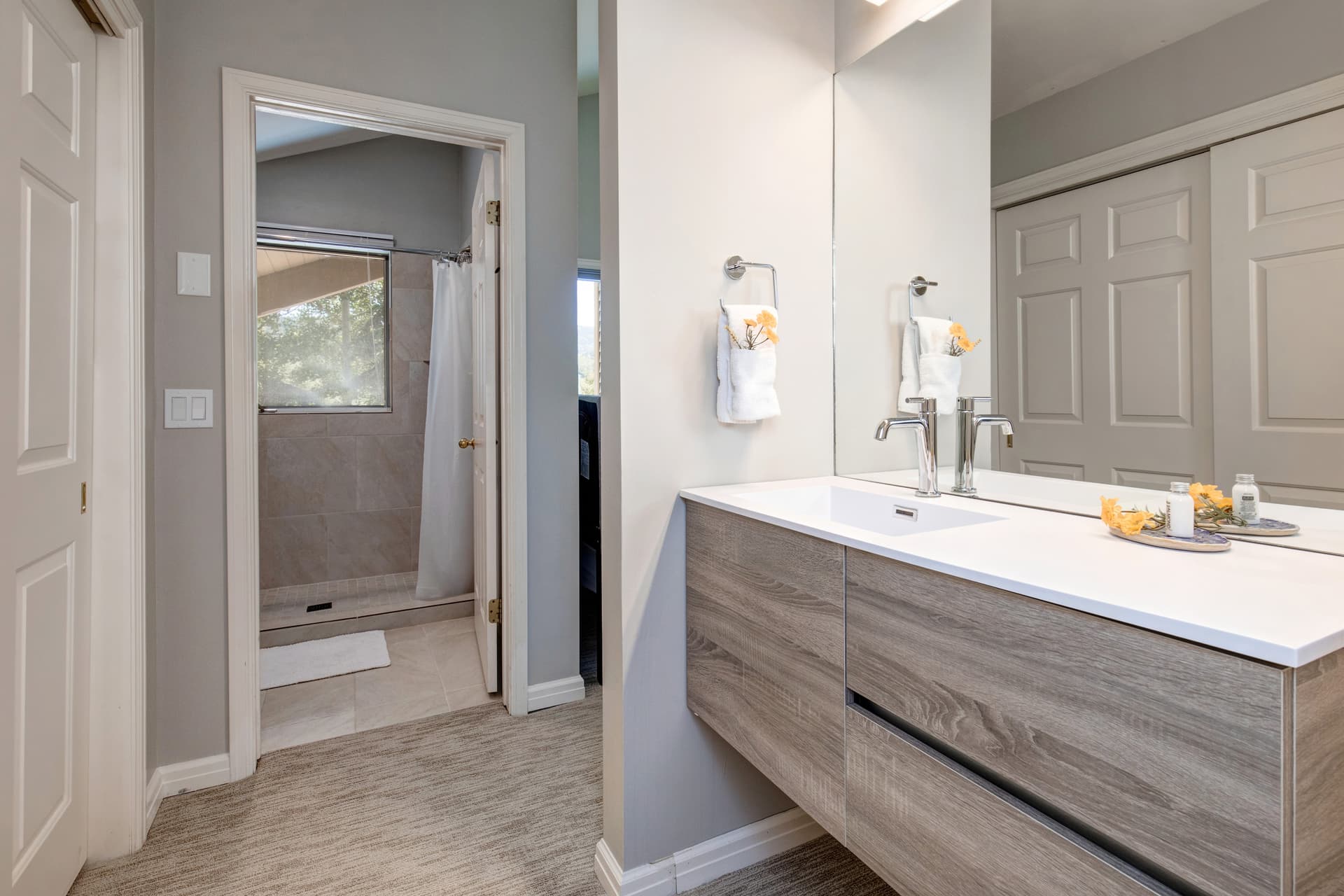 Queen Esther - Image 25