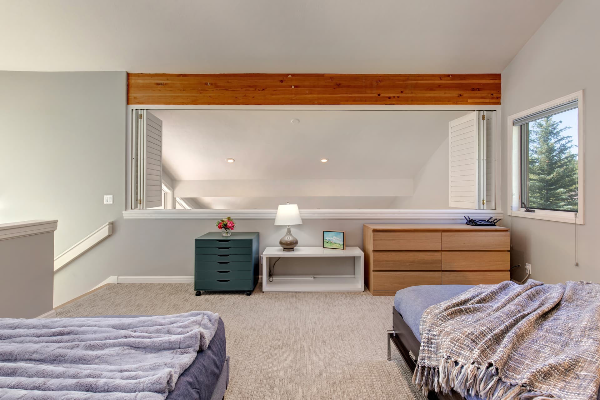 Queen Esther - Image 21