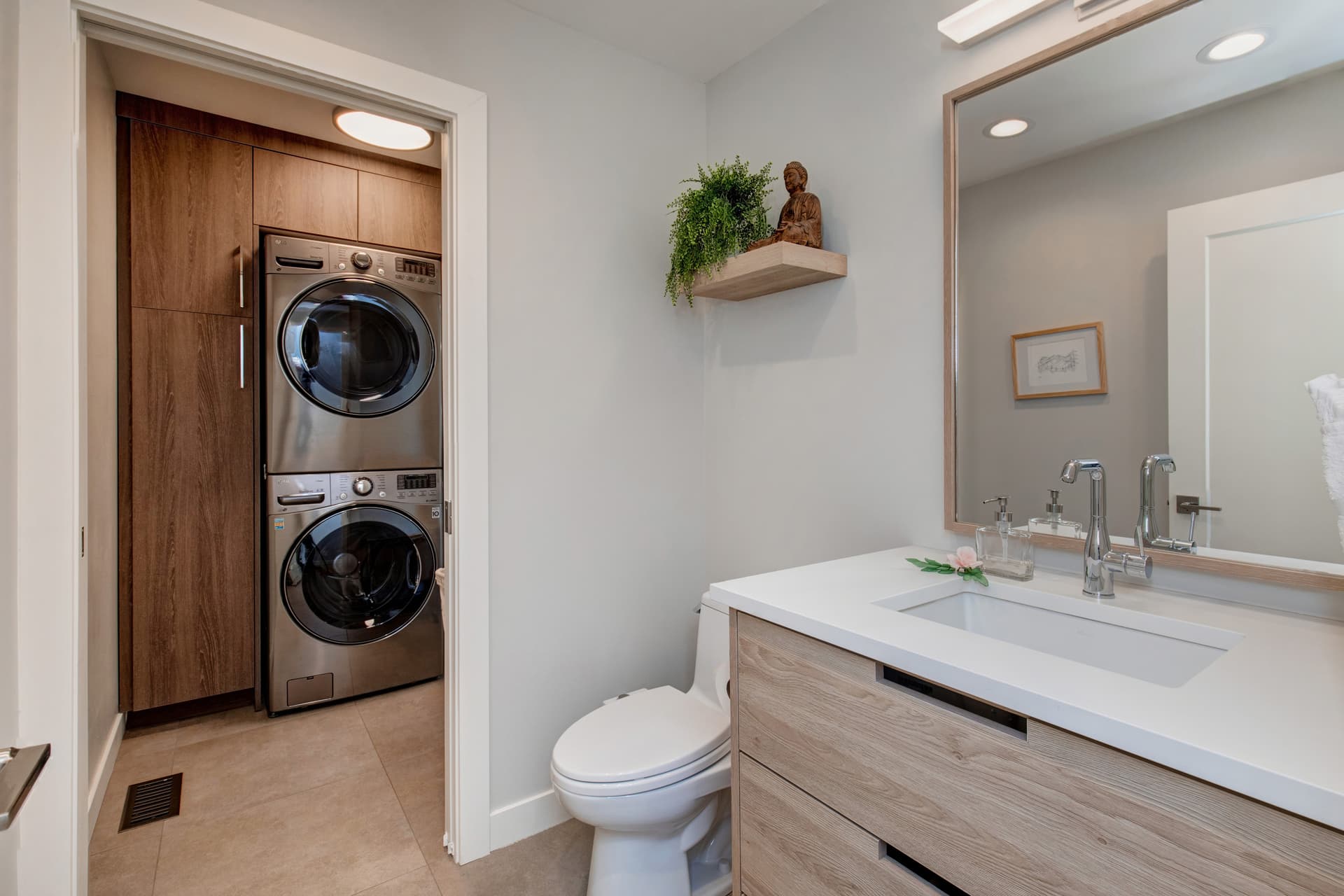 Queen Esther - Image 27