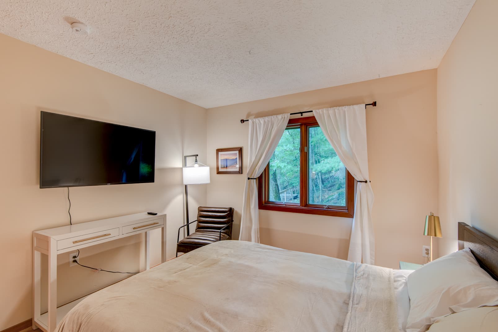 Deerwood Manor - Image 23