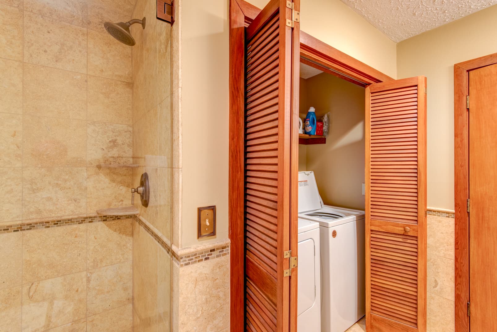 Deerwood Manor - Image 25