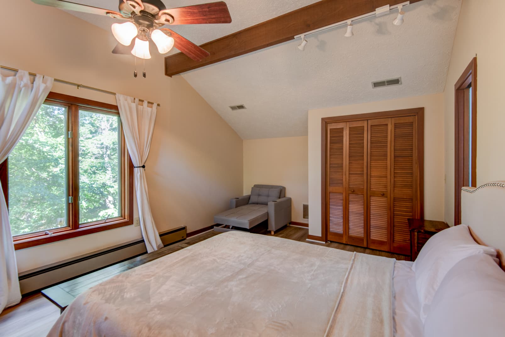 Deerwood Manor - Image 32