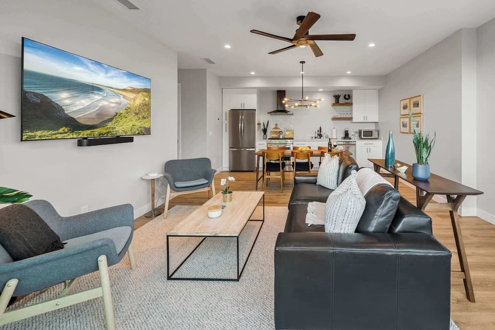 Del Mar Retreat - Image 3