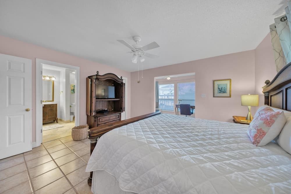 Destin-a-tion on the Water - Image 6