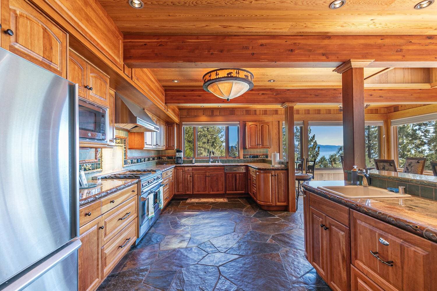 Clouds Rest Lodge - Image 5