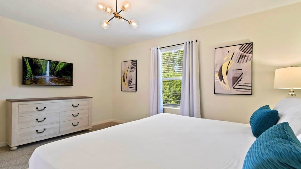 Disney Getaway #1899 - Image 15