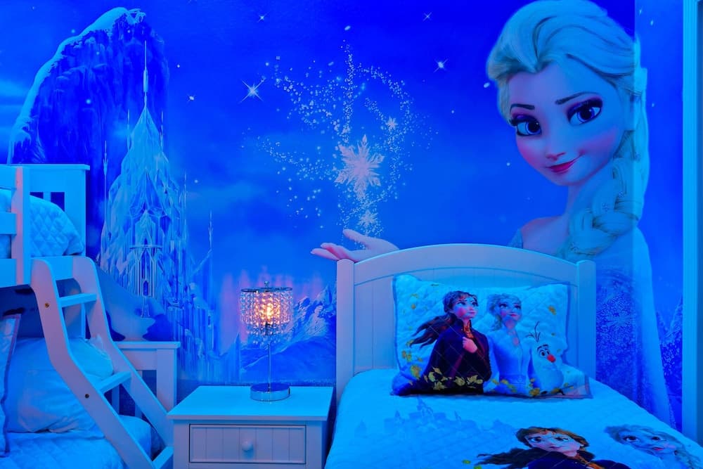 Disney Getaway #1899 - Image 18