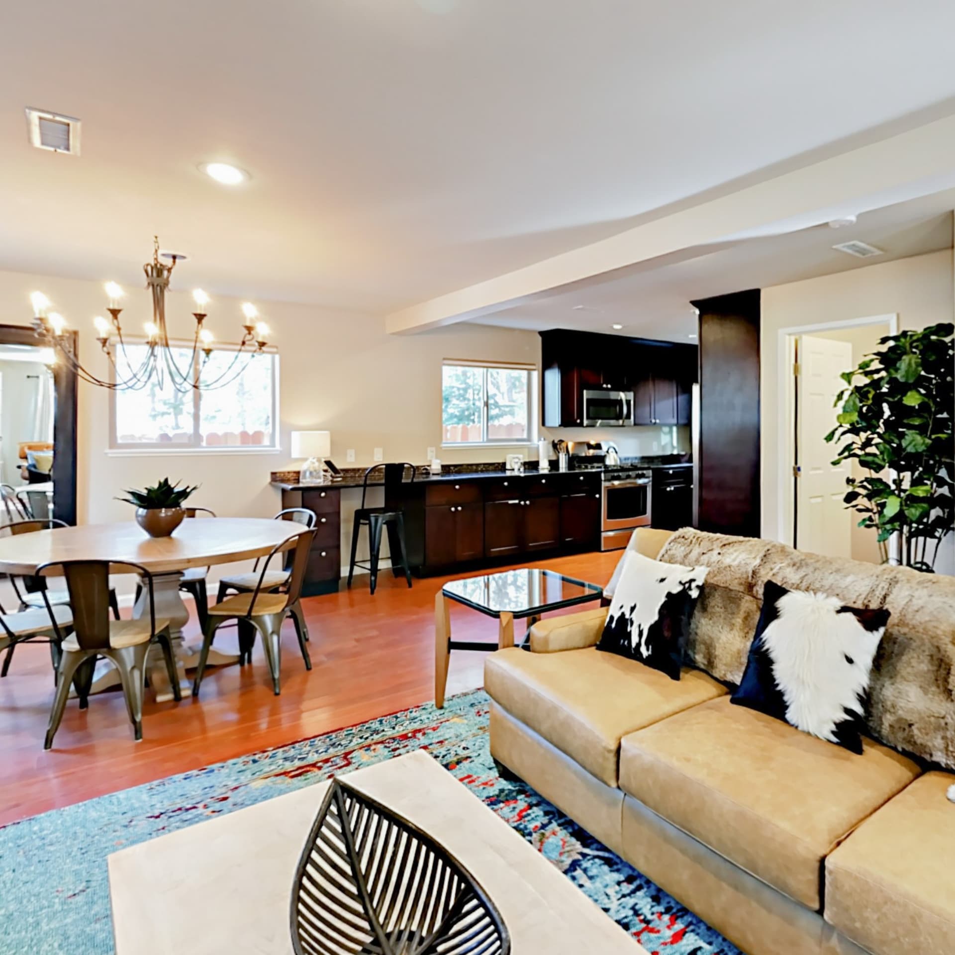 Cellador Charms Home