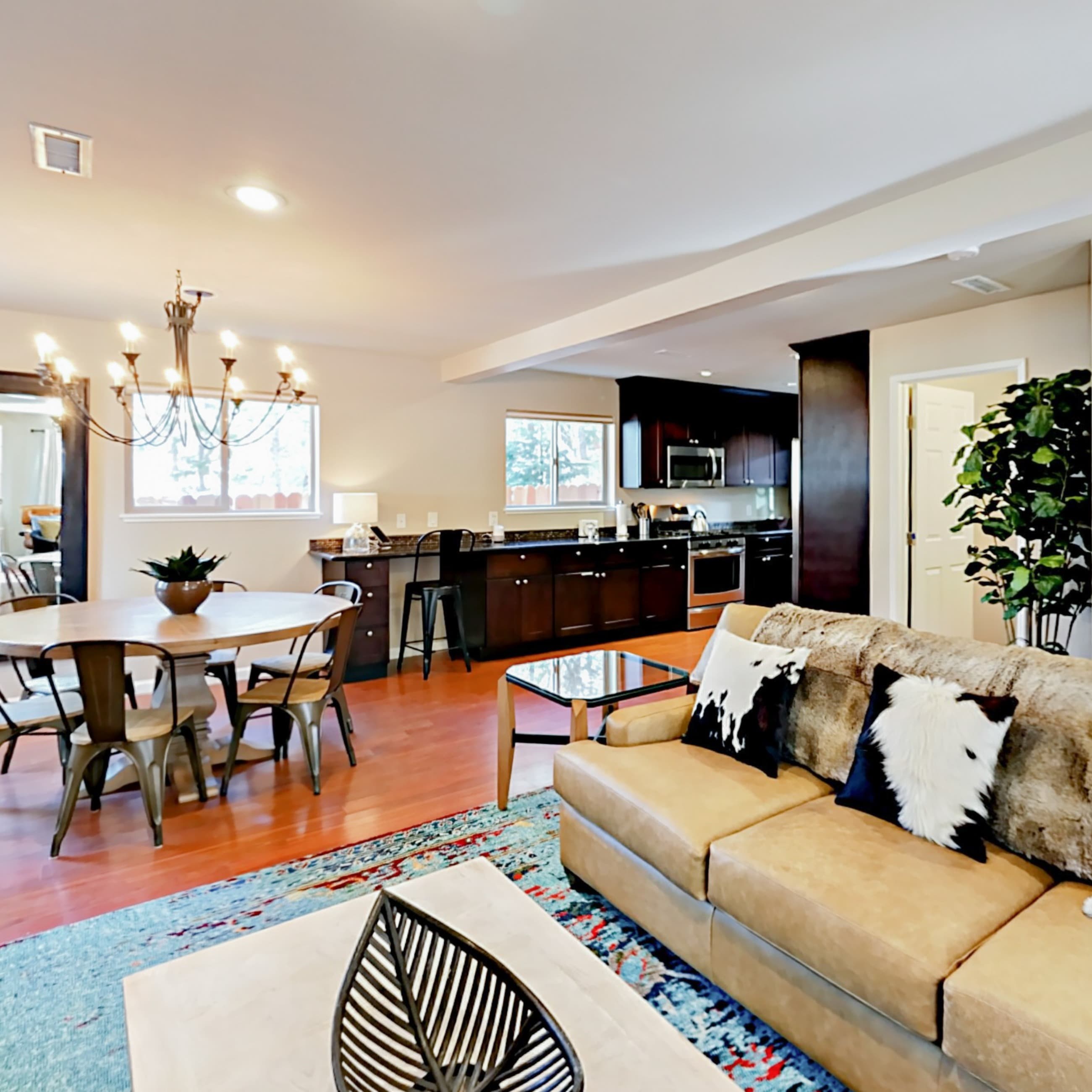 Cellador Charms Home