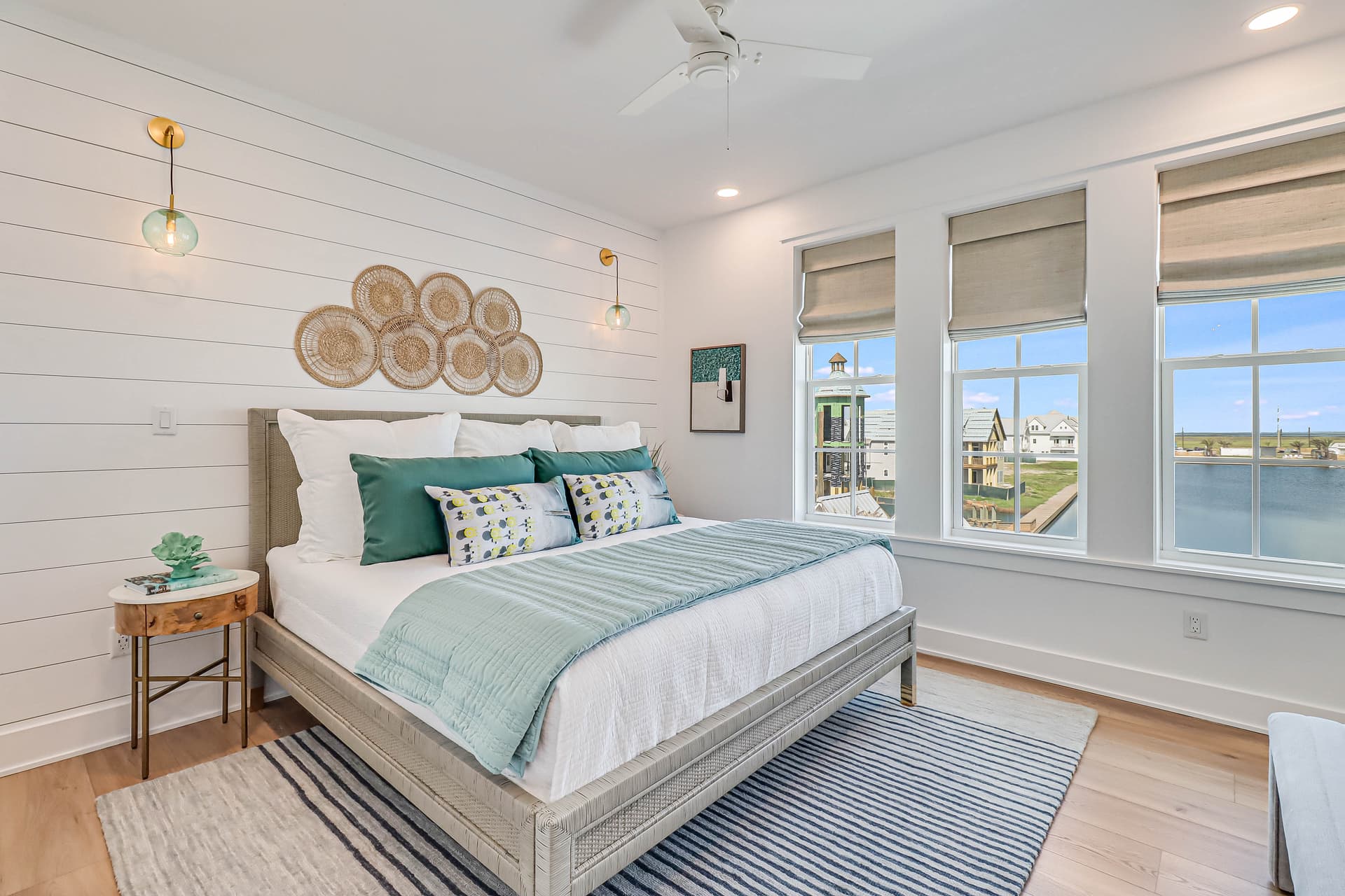 Dock Holiday - Image 26