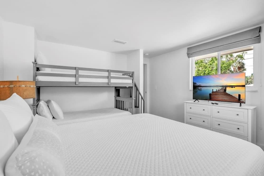 Dock Of The Bay - Image 6