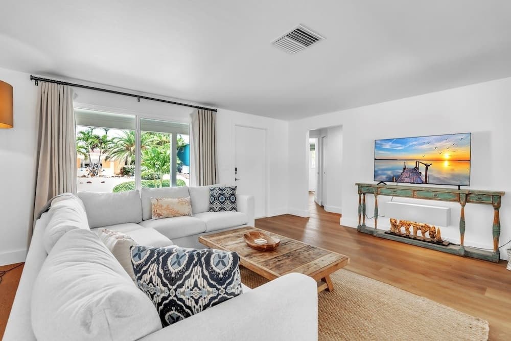 Dock Of The Bay - Image 4