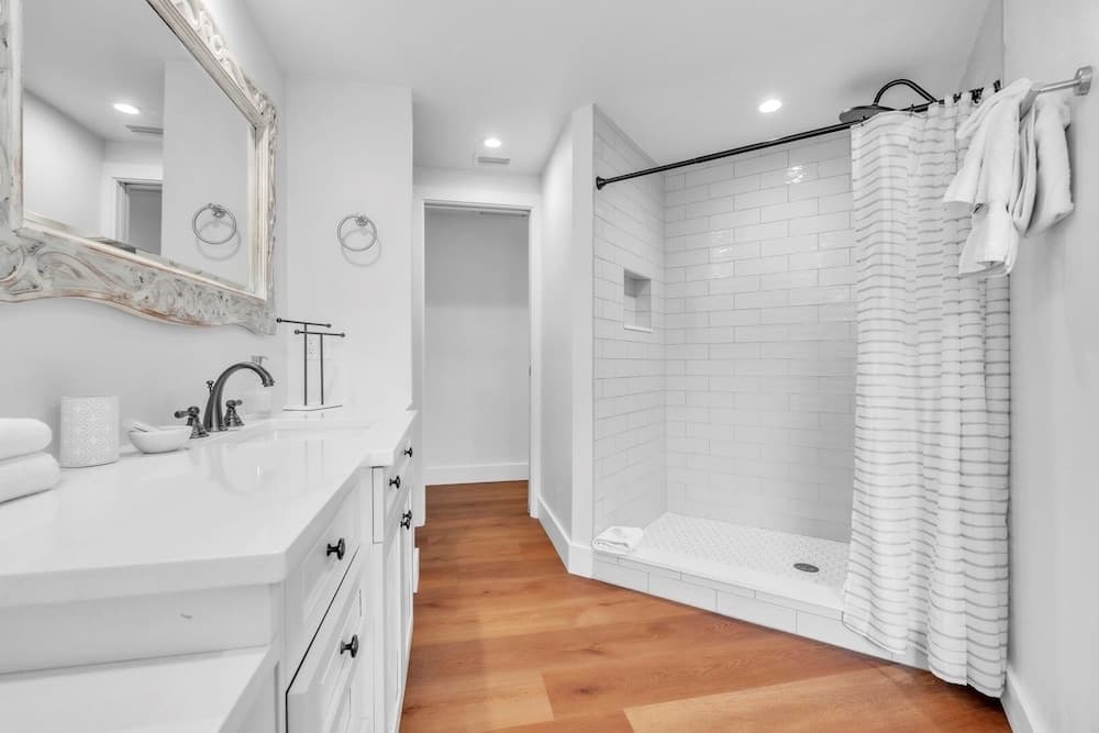 Dock Of The Bay - Image 18