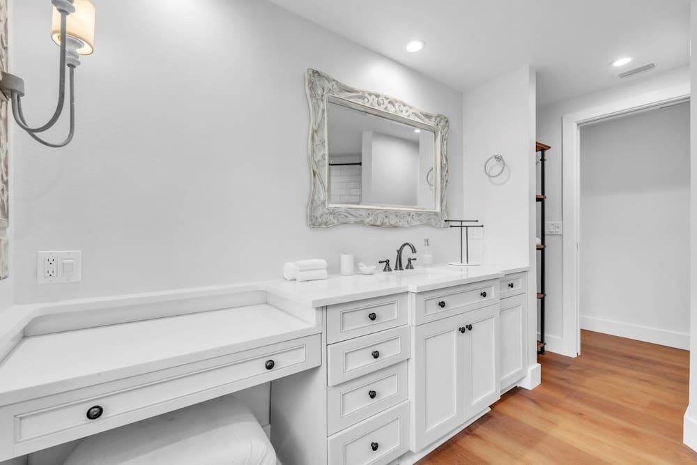 Dock Of The Bay - Image 19