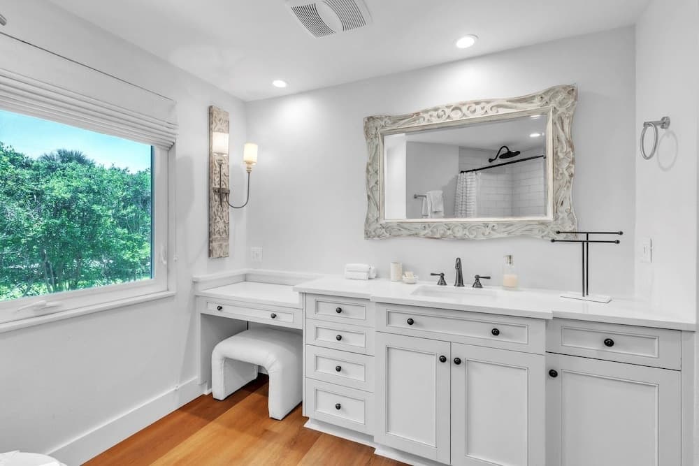 Dock Of The Bay - Image 20