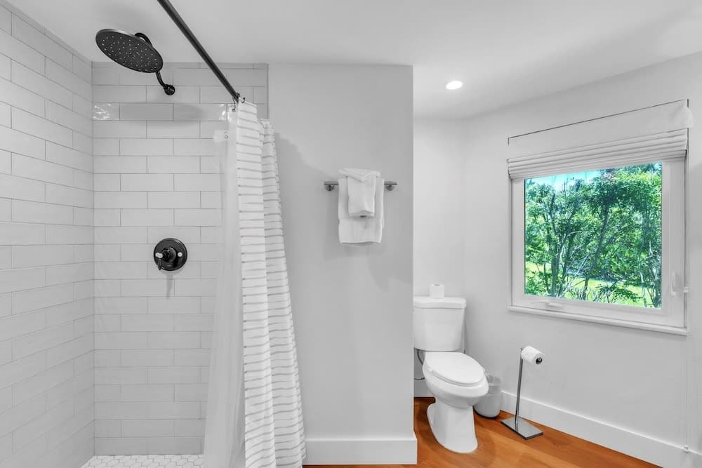 Dock Of The Bay - Image 21