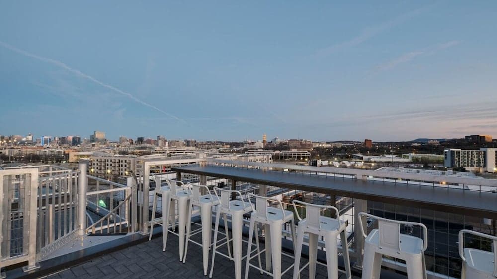 Dolly's Big House - Image 28