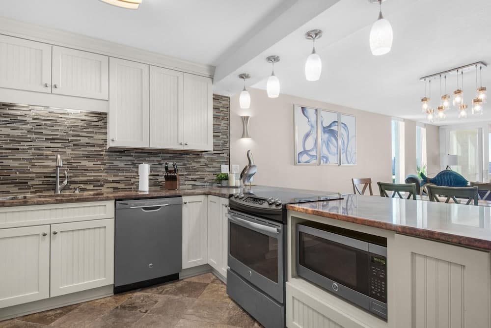 Dolphin Point #602A - Image 8